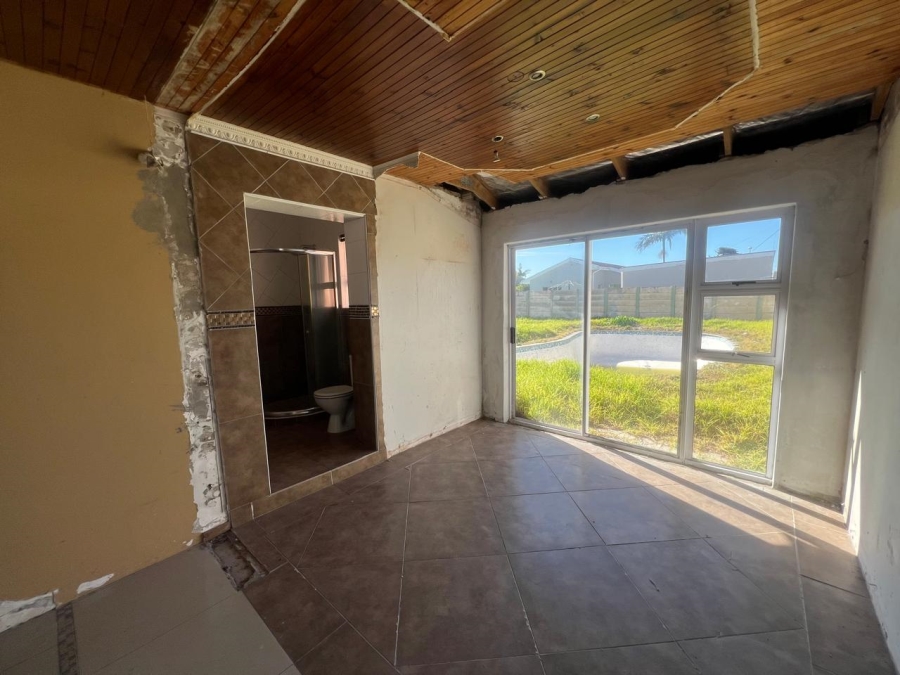 6 Bedroom Property for Sale in Rowallan Park Eastern Cape